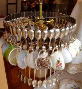 светильник из посуды
