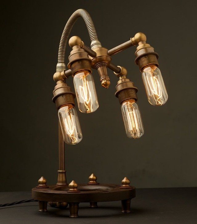 Стимпанк светильники - это люстры и лампы в викторианском стиле – старинные и металлические